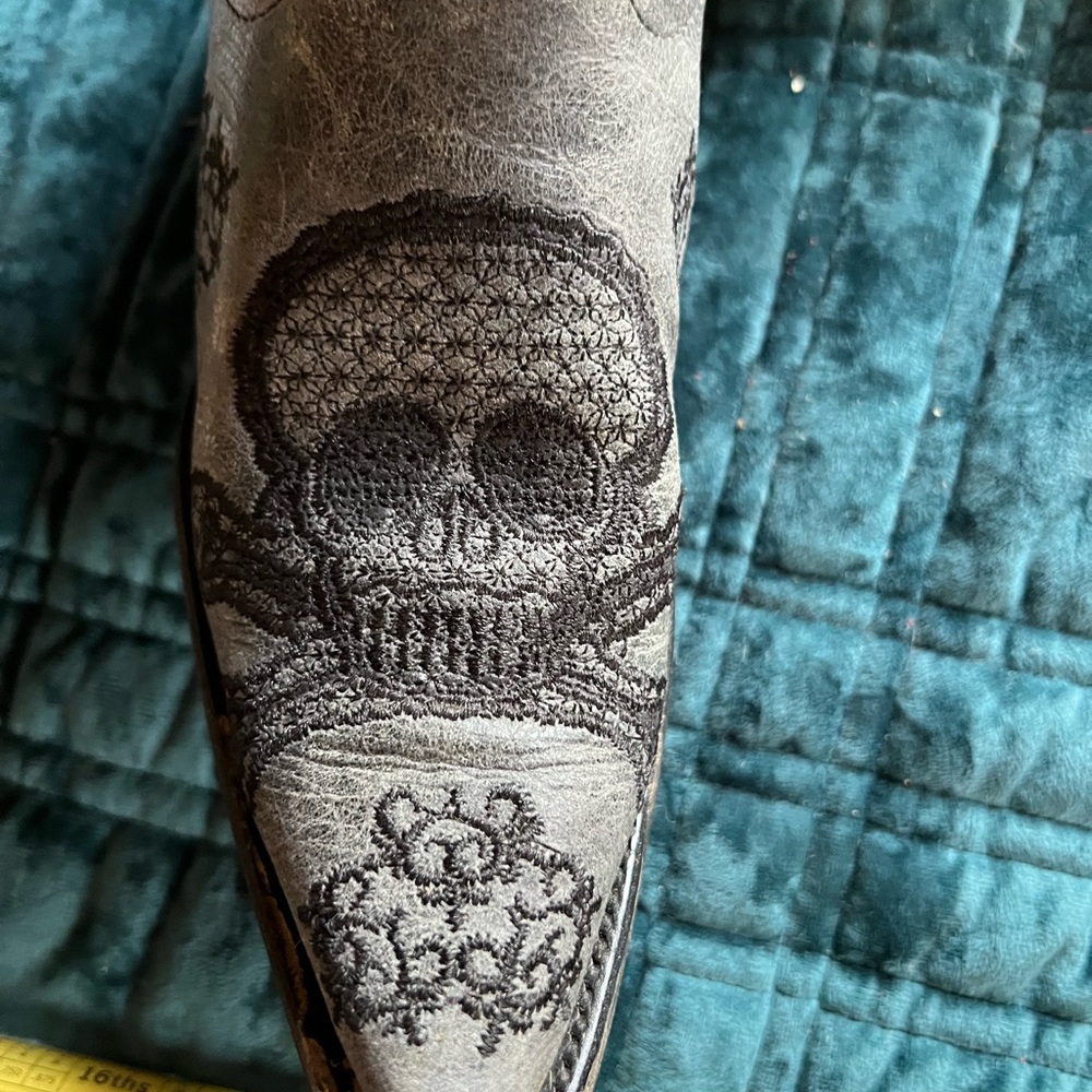 Corral Embroidered Skull Boots - image 6